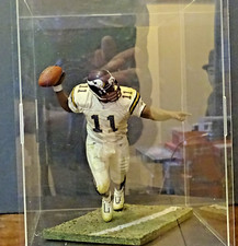 McFarlane NFL  N° 11 b . Avec vitrine  d'exposition .