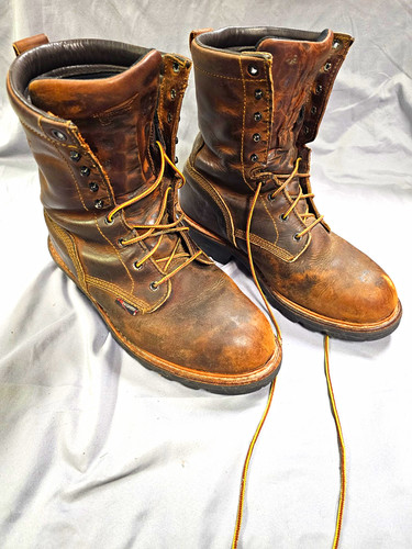 Red wing shoes - wing, eh