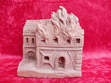 Belle Vieux Figurine En Bois ___ Maison En Feu !