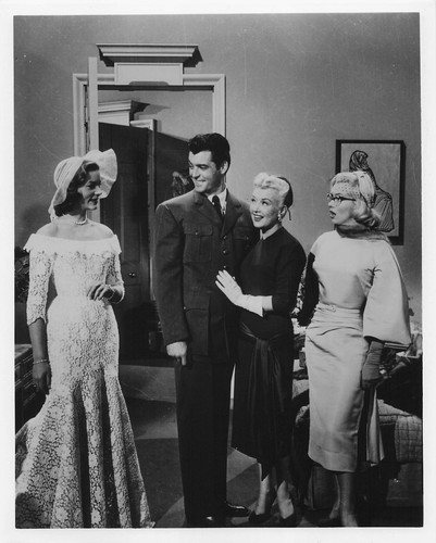 Marilyn monroe lauren bacall - monroe,