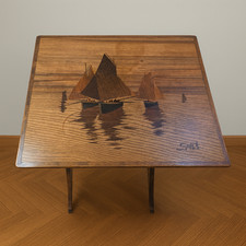 Emile Gallé : Table gigogne au paysage marin époque Art Nouveau
