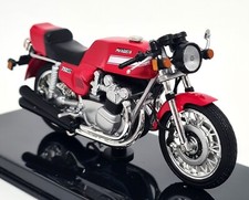 Atlas 1/24 MV Agusta 750S America 1973 Red + Plinth 9CM Scale Model Motorbike