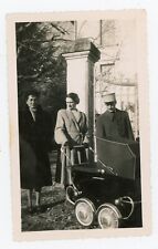 PHOTO SNAPSHOT Amateur, Family Trio A Military And His Wife Pram Antique