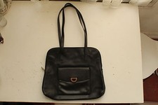 Superbe sac Céline en cuir noir #SoutienUkraine
