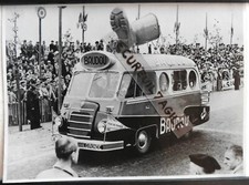 PHOTO camion publicitaire