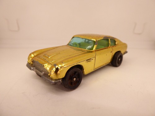 Corgi rockets aston martin - rockets,