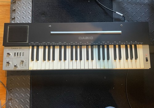 Casiotone 202 synthesizer - 202,