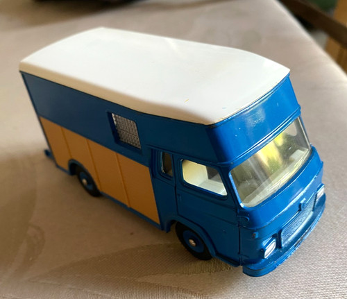 Dinky toys france 571 saviem - toys,