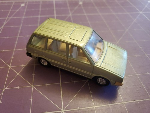 Solido nissan prairie - 1/43,