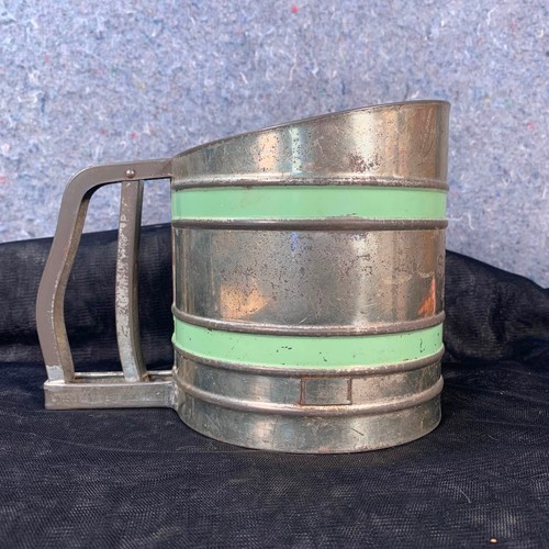 Vtg savory sift chine - vtg,