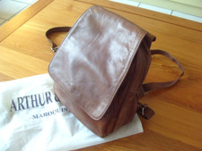 PETIT SAC A DOS EN CUIR MARRON