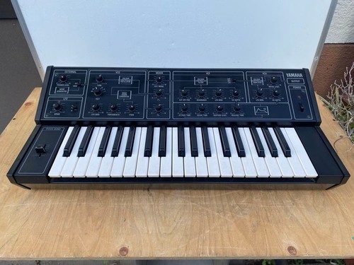 Synthétiseur analogique