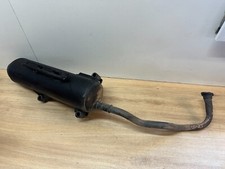 UN SILENCIEUX D ECHAPPEMENT