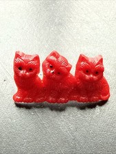 Ancienne Broche En metal argenter Art Déco Nouveau créateur chien résine 