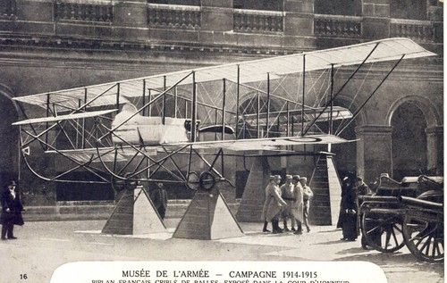Musee armee biplan - de,
