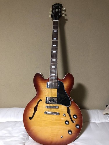 Epiphone inspiré par gibson - par,