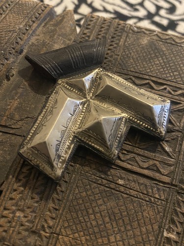 Amulette touareg khumeysa - touareg,