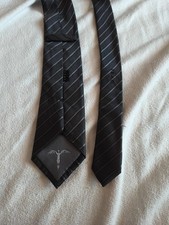 cravate izac noir parfait etat