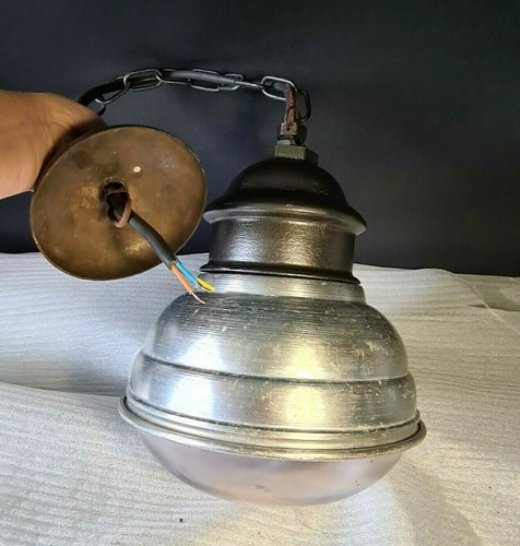 Ancienne grosse lampe - ,