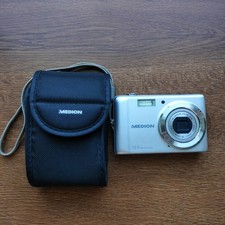 Medion MD86308 Digital Compact Camera 12.0 MP Case Battery 