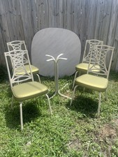 Vintage Mid Century Round Formica Dinette Set ***LOCAL PICKUP ONLY***