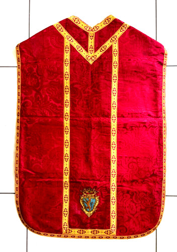 Chasuble romaine rouge
