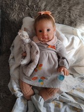 souriante bébé reborn  Louise