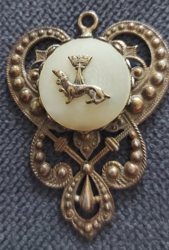 Ancien pendentif métal