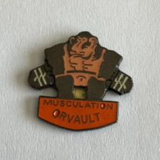 82 - Pin's ORVAULT 44 MUSCULATION - GORILLES ALTERES