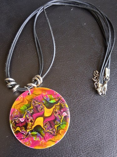 Collier pendentif nacre - collier,