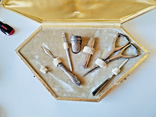 BOÎTE À COUTURES ANCIENNE