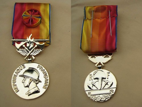 Médaille des sapeurs pompiers - des,
