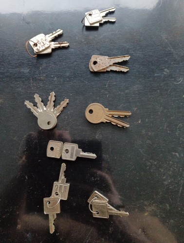 Lot jeu anciennes clés de - ,