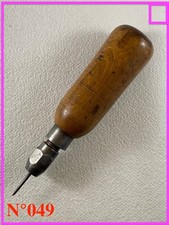 N°049 OUTIL aiguille