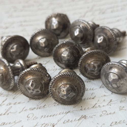 Boutons porte placard - boutons,