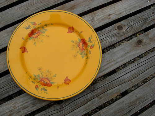 Rare assiette jaune ancienne - rare,