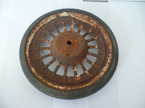 Roue pour voiture pedale - voiture, a