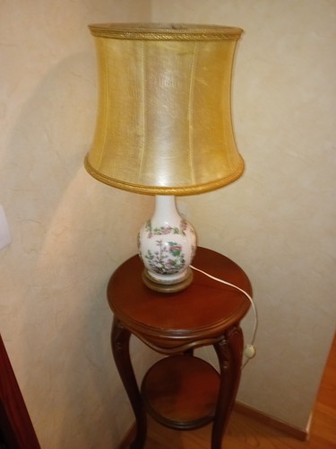 Lampe avec abat jour peau - ,