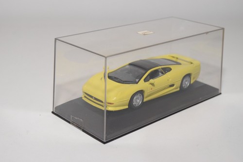 B20 minichamps jaguar - 1:43,