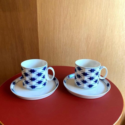 Paire soucoupes tasse à - de,