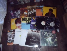 LOT 15 MAXI 45T  DONT PROMOS