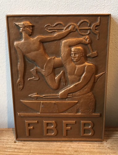 Plaque bas relief art déco - plaque,
