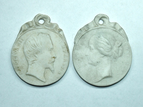 Paire médaillon biscuit - de,