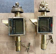 Paire de lanternes de voitures