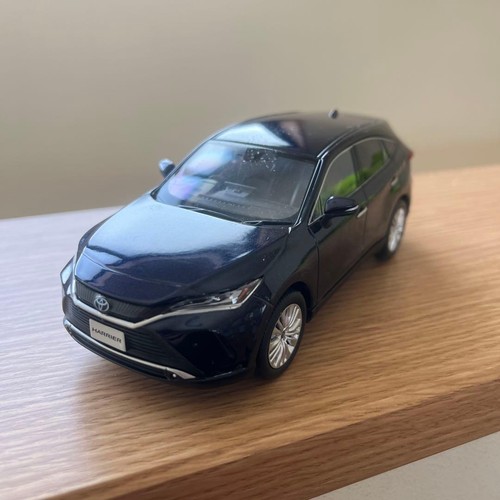 Toyota harrier color sample - color,