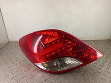 Feu arriere principal gauche