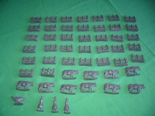 ANCIENS JOUETS EN PLOMB POUR FERME AVEC ANIMAUX, PERSONNAGES ET BARRIERES