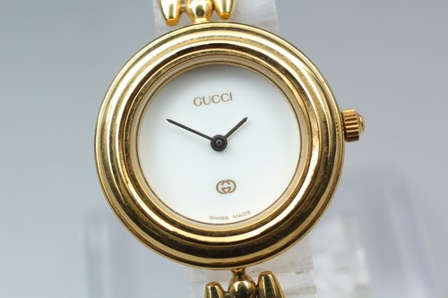 Presque comme neuve montre - comme, neuve]