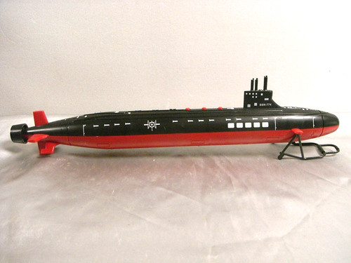 Sous marin jouet - sous,