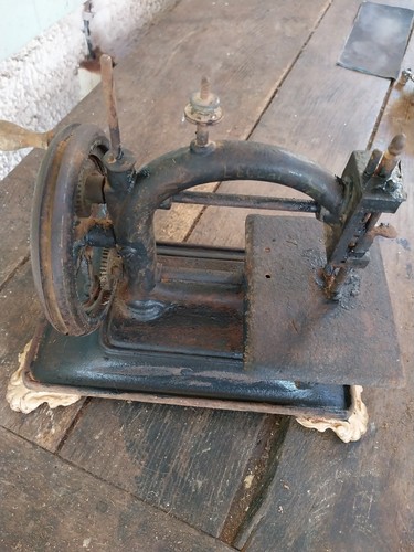 Ancienne petite machine - machine, a